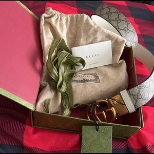 Authentic Gucci belt size 13 (small) never worn too small brand new